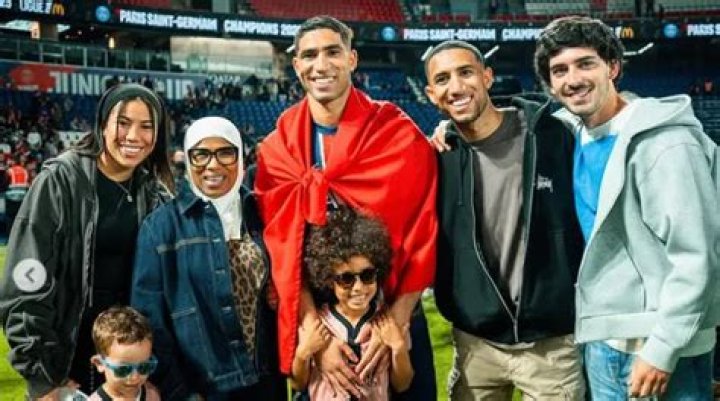Achraf Hakimi family, wife, children, parents, siblings