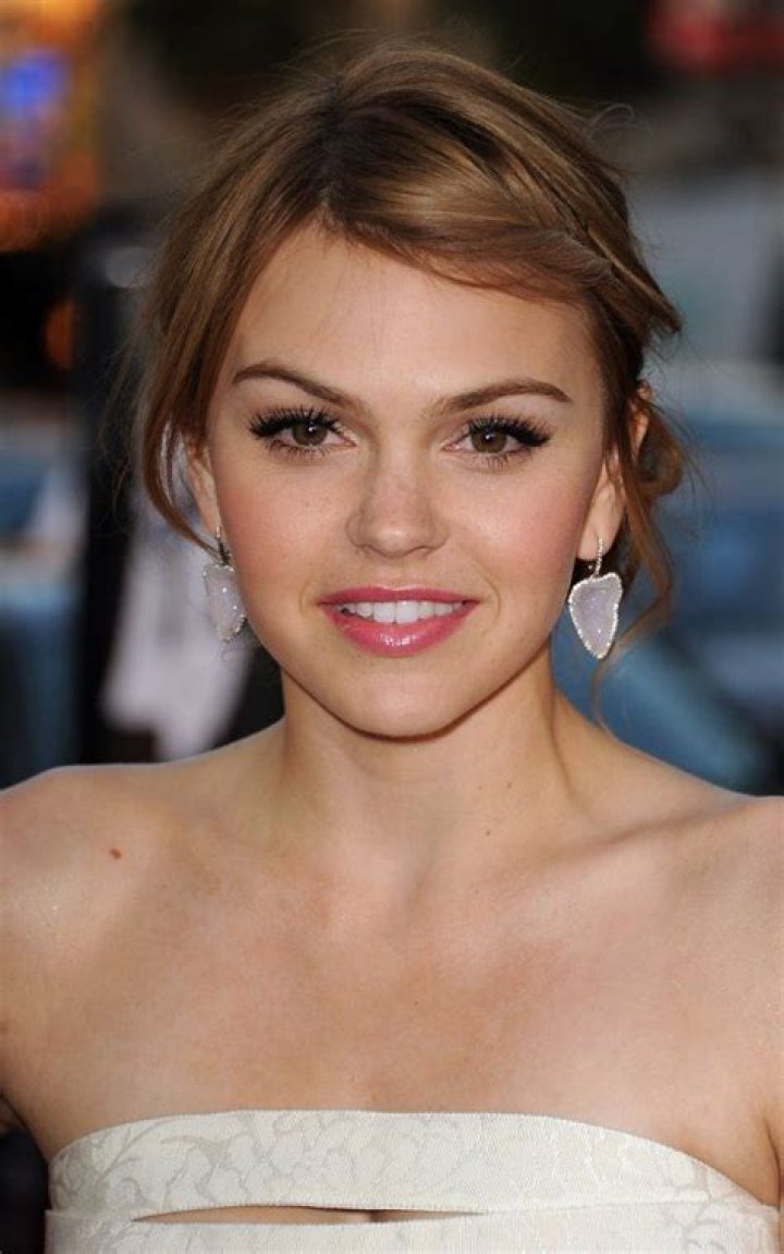 Aimee Teegarden Body Measurements Height Weight Bra Size Shape Vital Statistics
