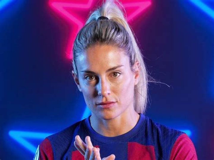 Alexia Putellas in Soccer Gear is a “Boxer For a Day”