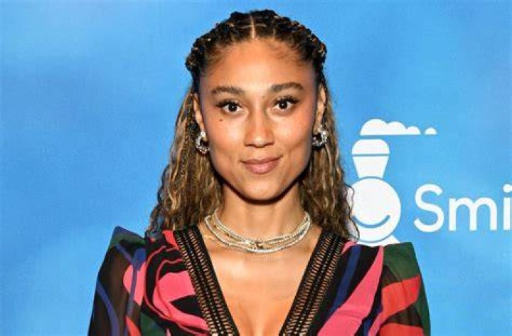 Ally Love in Two-Piece Workout Gear is "a Braider"