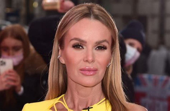 Amanda Holden in Bathing Suit Says Hi From Capri — Celebwell