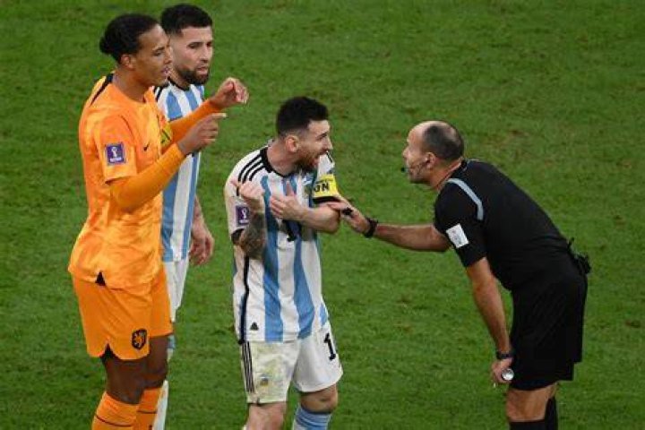 Antonio Mateu Lahoz salary and net worth