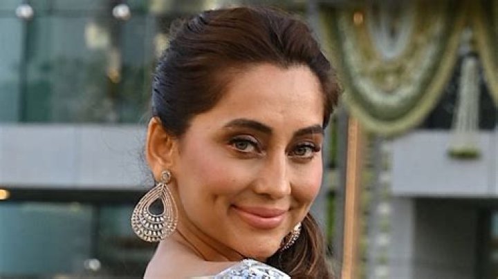Anusha Dandekar Shares Swimsuit Video "Sweet Like Cinnamon"