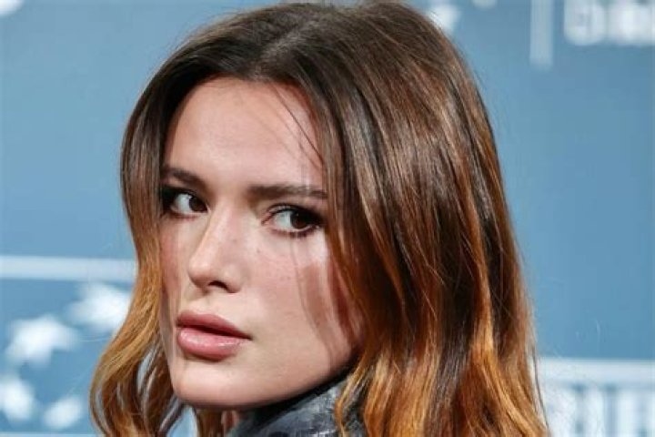 Bella Thorne height: How tall is Bella Thorne?