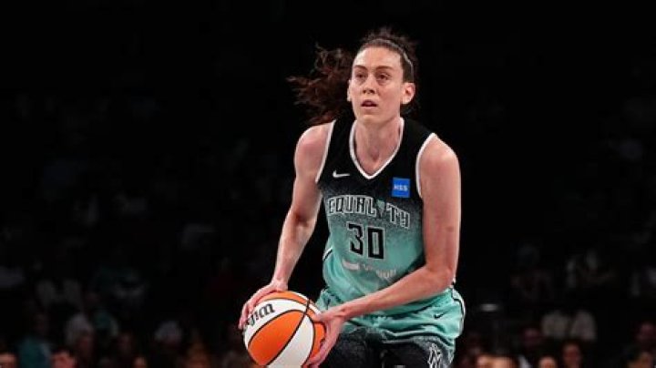 Breanna Stewart in Workout Gear is "Fangirling"
