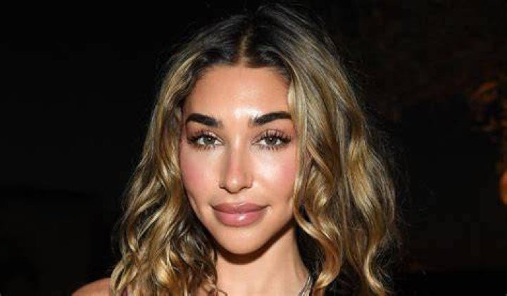Chantel Jeffries in Bathing Suit Shares "Simple Epicurean Philosophy" — Celebwell