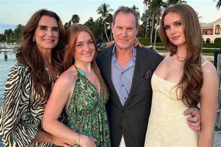 Chris Henchy – Bio, Facts, Family Life of Screenwriter