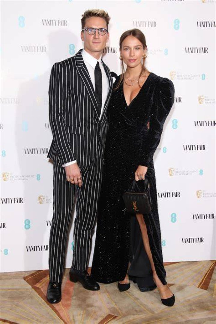 Emma Louise Connolly in Bathing Suit Shows Off "Beachball" Baby Bump — Celebwell