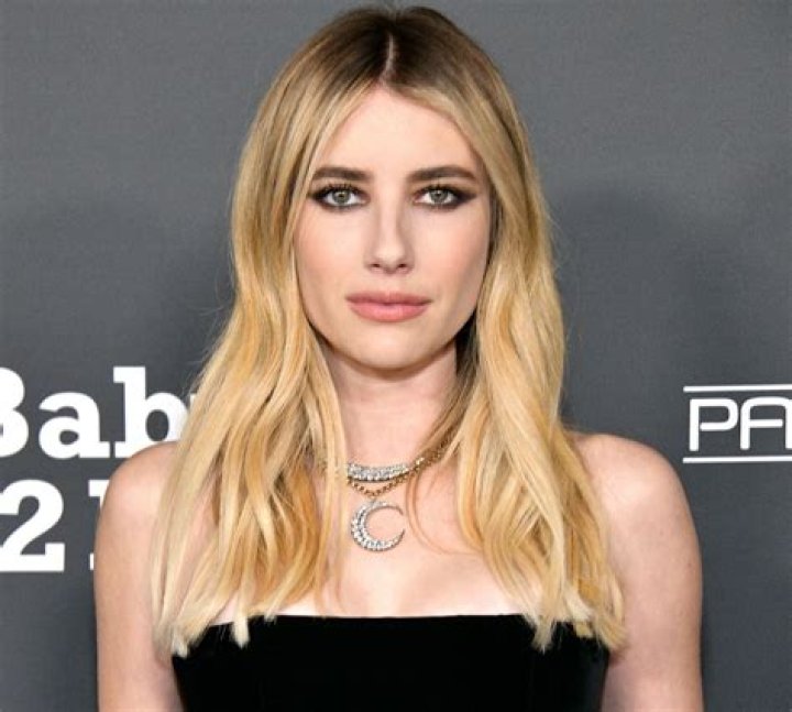Emma Roberts in Bathing Suit Says "2022 I Loved You" — Celebwell