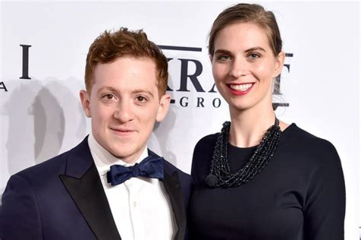 Ethan Slater Wife Lilly Jay Wiki, Age, Husband, Kids, Net Worth & More