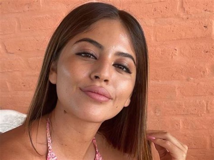 Evelin Villegas in Bathing Suit is "Amazing" — Celebwell