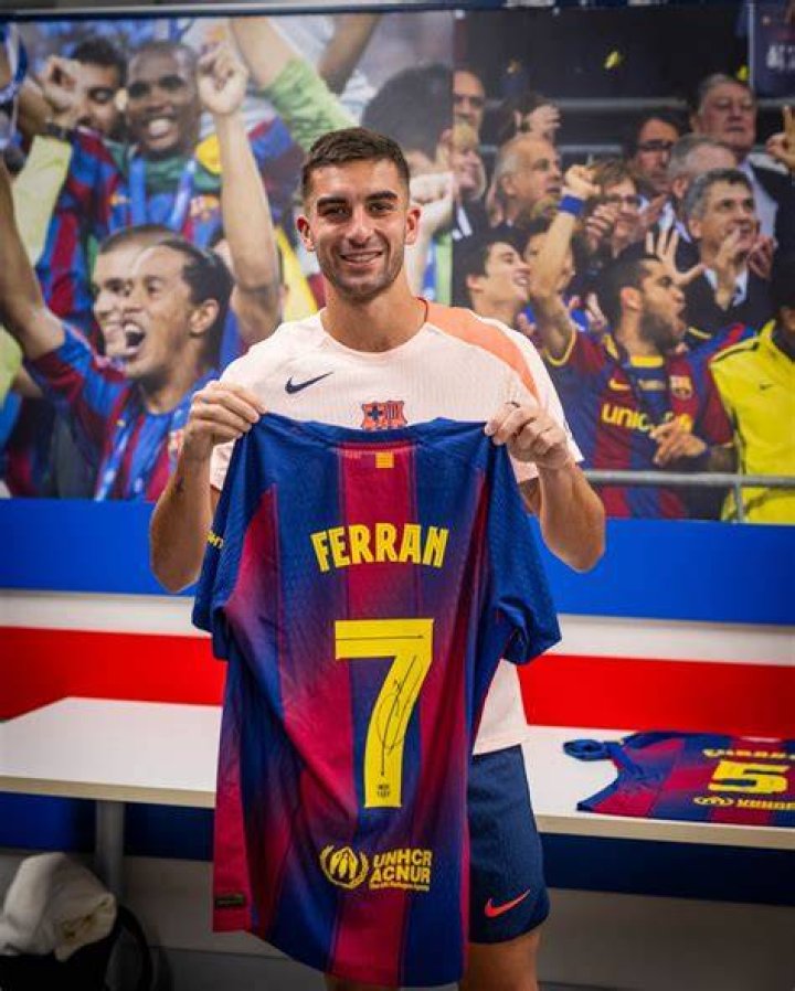 Ferran Torres jersey number at Barcelona