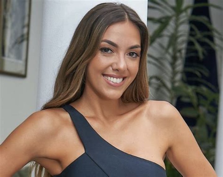 Floppy Tesouro in Bathing Suit Says "Summer Never Leave" — Celebwell
