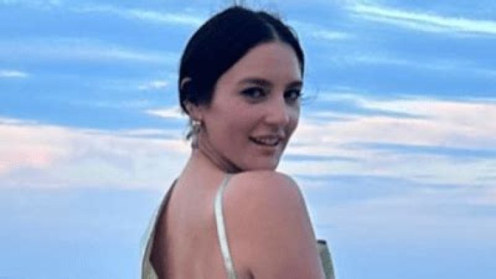 Gracie McGraw Shares Swimsuit Photo of "Adventures" — Celebwell