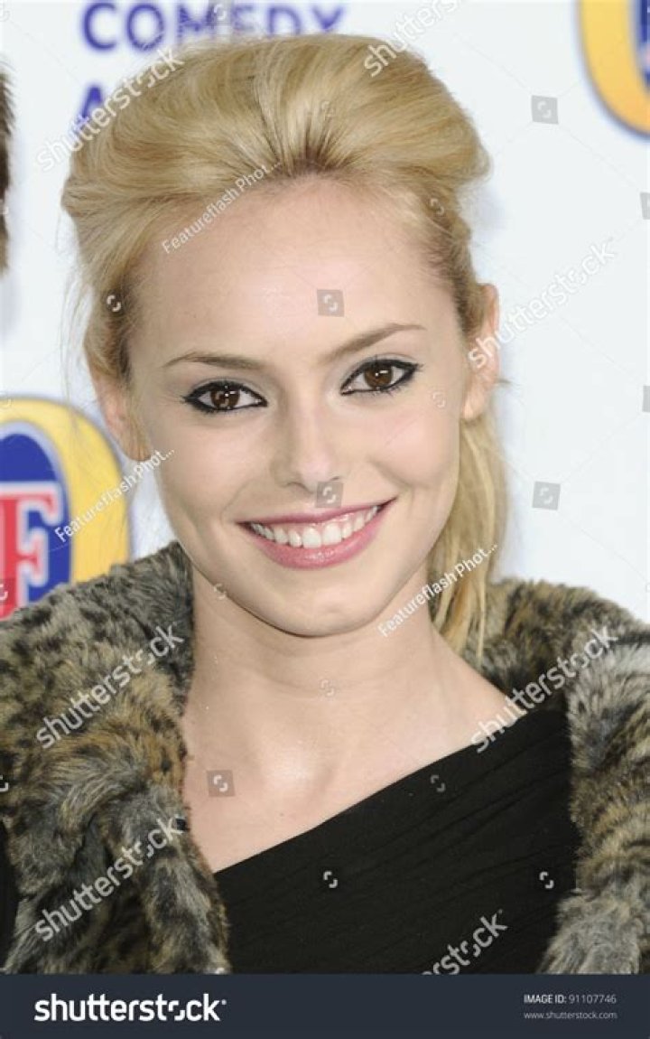 Hannah Tointon Biography - Facts, Childhood, Family Life & Achievements