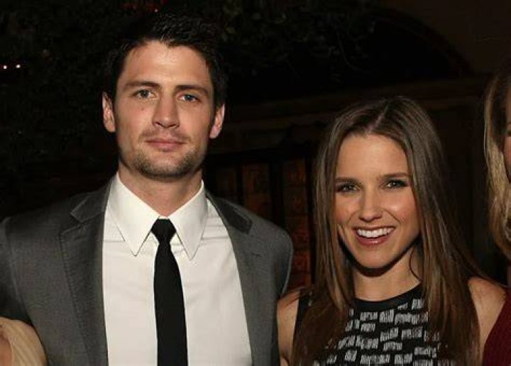 How Long Did Sophia Bush And James Lafferty Date? – Celebrity