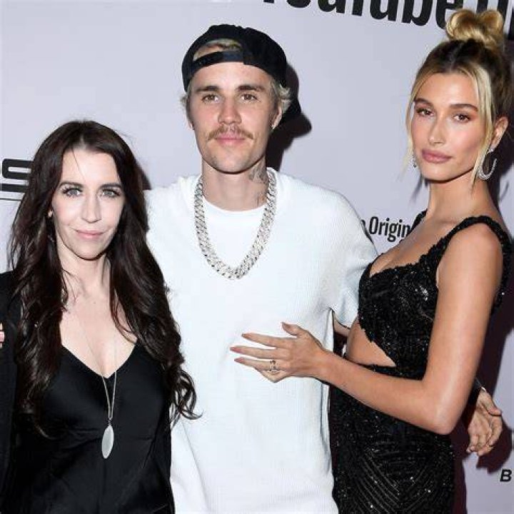 How Many Sisters Justin Bieber Have? – Celebrity