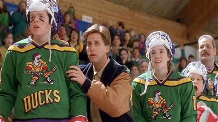 How old was Charlie in Mighty Ducks? – Celebrity