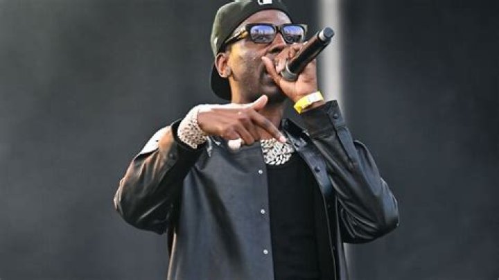 How tall is Young Dolph?