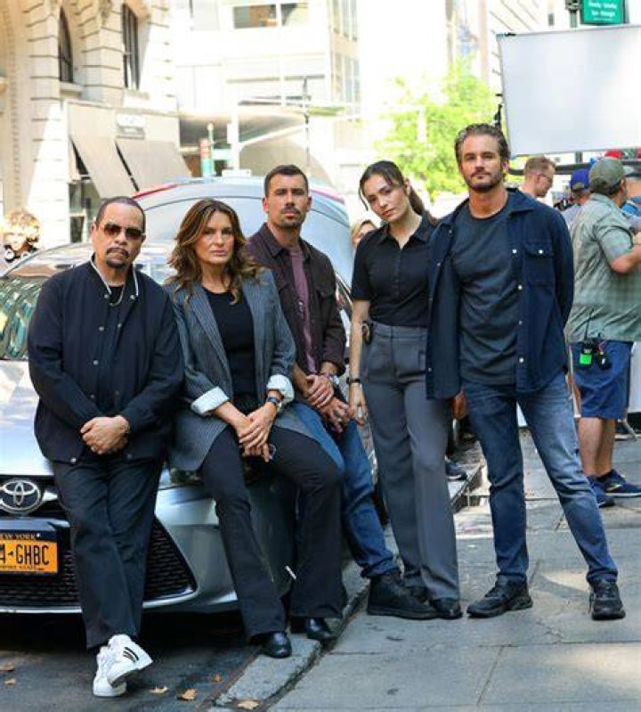 Ice T, Chris Meloni, and other ‘Law & Order: SVU’ cast members share tributes to Richard Belzer