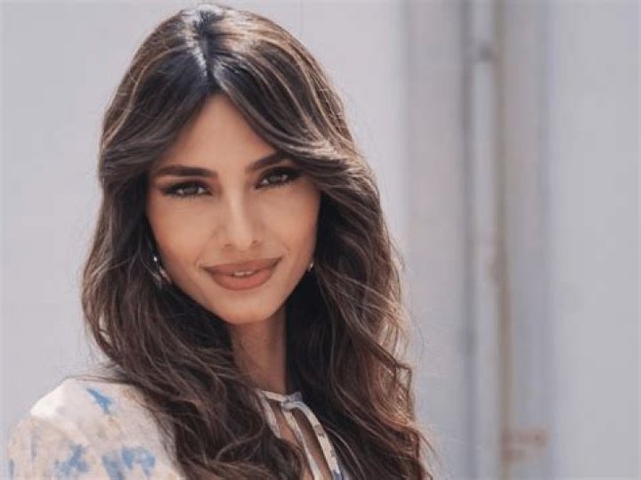 Iliana Papageorgiou in Bathing Suit Loves "Summer" — Celebwell