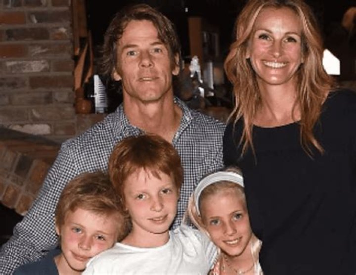 In Ticket To Paradise, Julia Roberts Talked Candidly About Being A Stay-At-Home Mom And Getting Back Into Acting After A Four-Year Absence