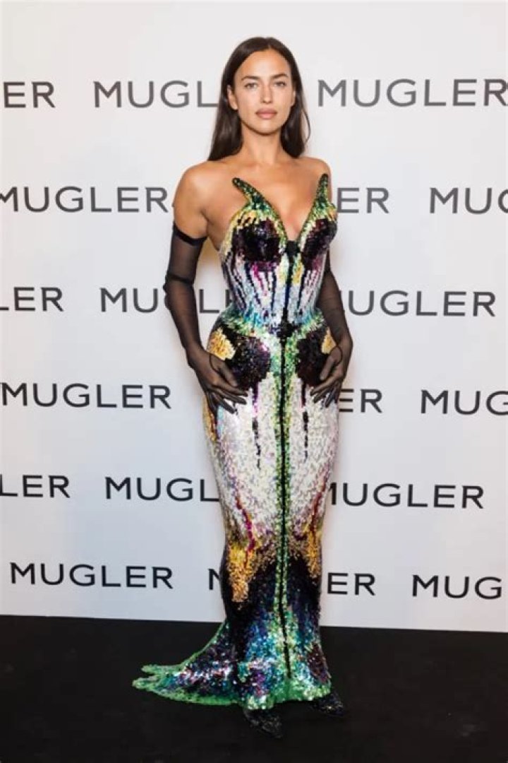 Irina Shayk in Bathing Suit Poses With Bradley Cooper — Celebwell