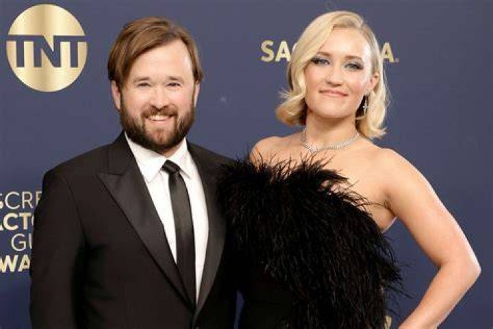 Is Emily Osment and Haley Joel Osment related? – Celebrity