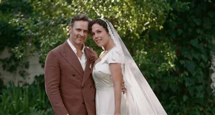 Is Erin Krakow Married To Ben Rosenbaum? – Celebrity