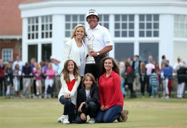 Is Phil Mickelsons wife Amy Mickelson cancer free?