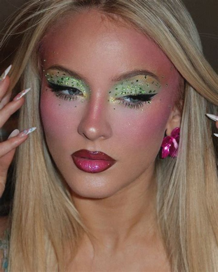 Is Zara Larsson rich? – Celebrity
