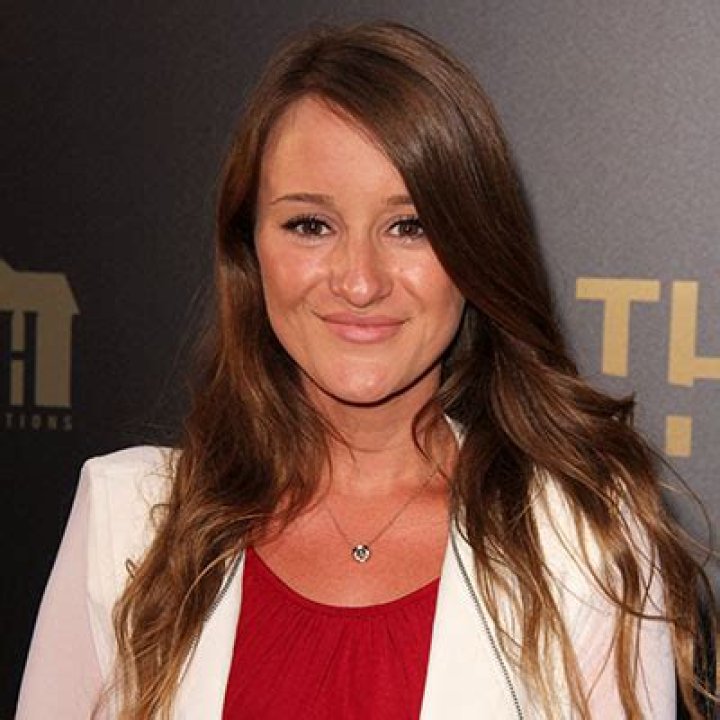 Jenna Ezarik Biography - Facts, Childhood, Family Life & Achievements