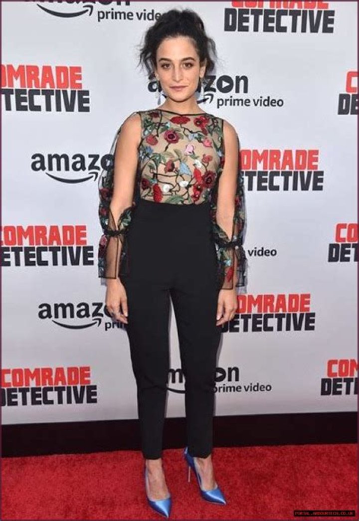 Jenny Slate Height Weight Bra Size Body Measurements Age Stats Facts Biography