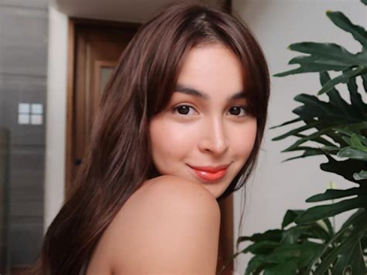 Julia Barretto in Bathing Suit Says "Join Us" — Celebwell