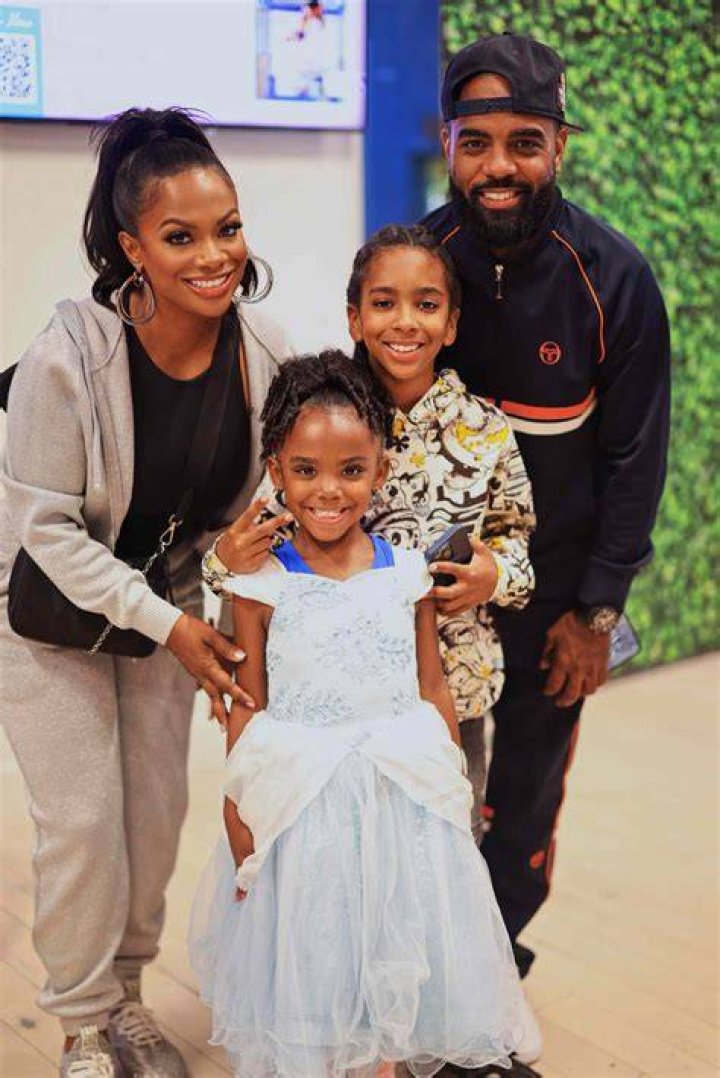 Kandi Burruss’ Kids Get A Visit From Their Grandparents – Check Out The Sweet Pics