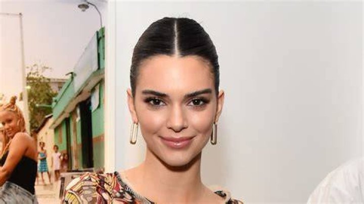 Kendall Jenner in Bathing Suit Takes Her Shot — Celebwell