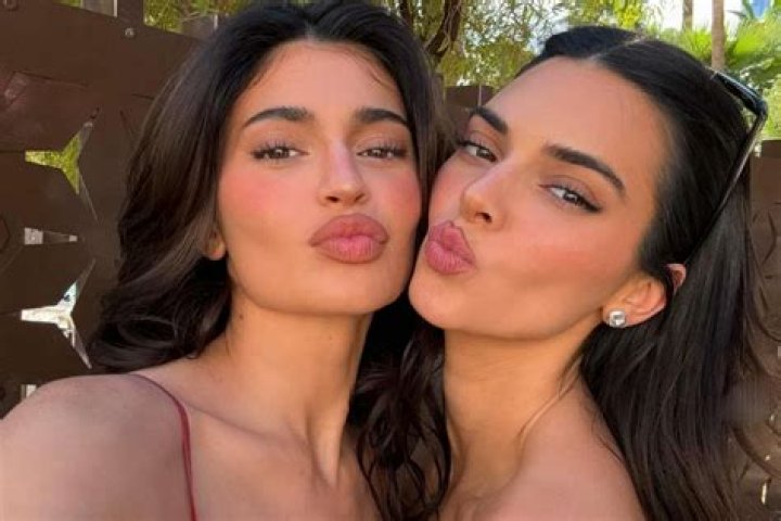 Kendall Jenner Is A Chic Cowgirl In I Am Gia