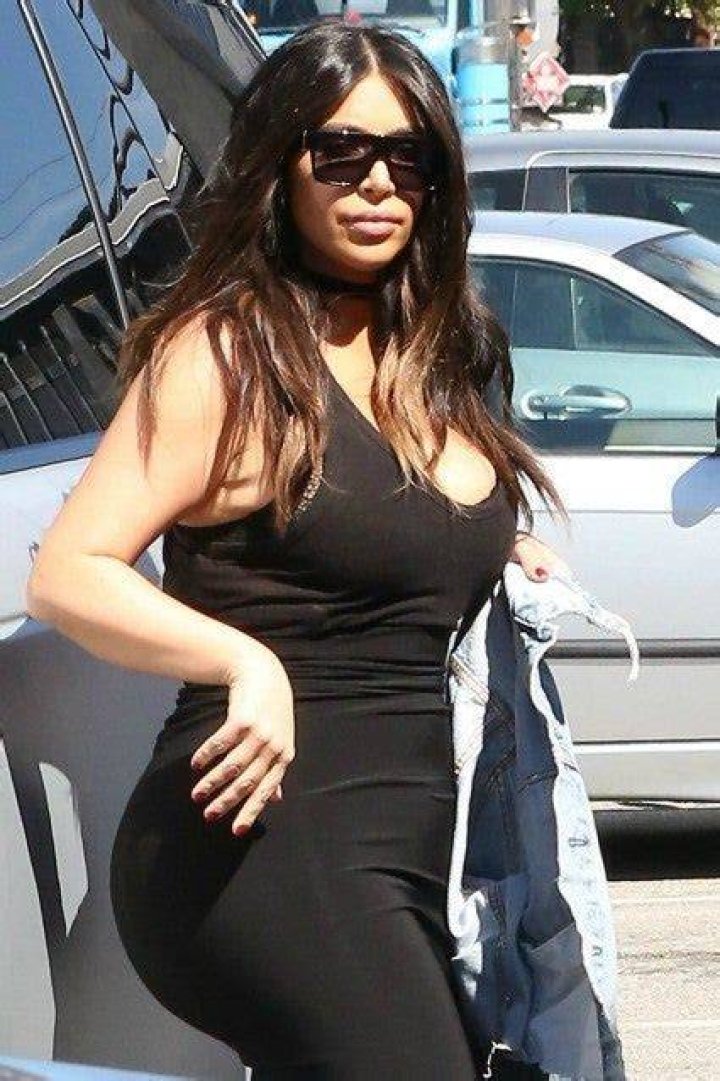 Kim Kardashian continues to lose weight and emphasizes it with tight clothes
