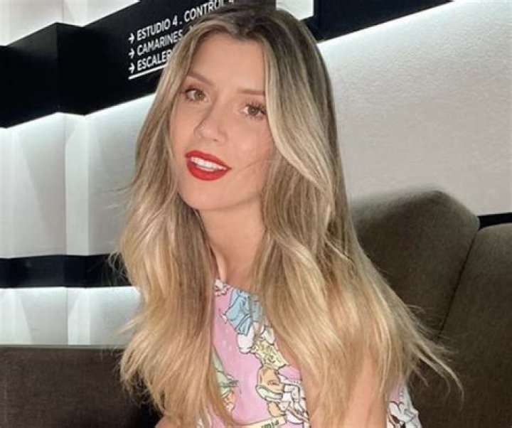 Laurita Fernández in Bathing Suit Says "Everything Came Naturally" — Celebwell