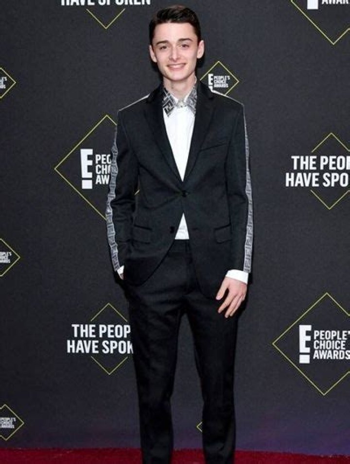 Noah Schnapp Height Weight Shoe Size Body Measurements Stats Facts