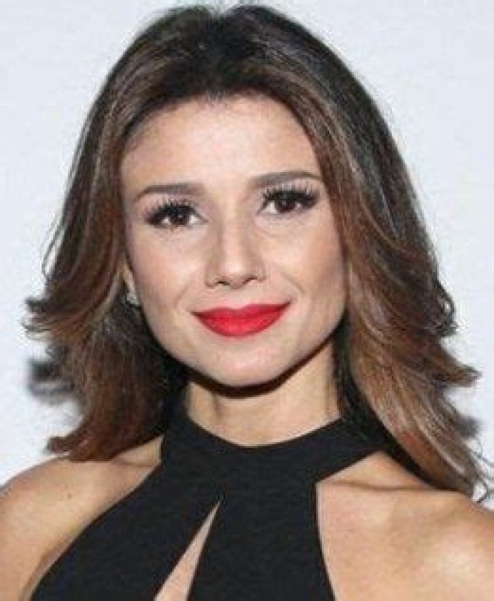 Paula Fernandes Measurements Height Weight Bra Size Age Body Facts Stats
