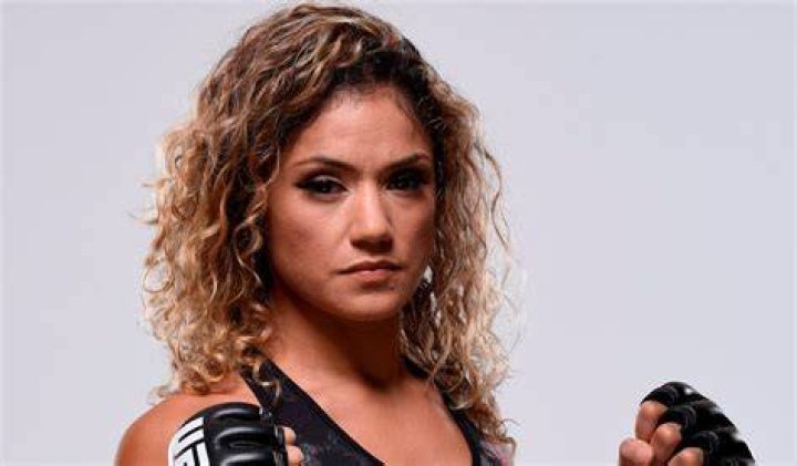 Pearl Gonzalez in Bathing Suit Says "Honey I’m Home!" — Celebwell