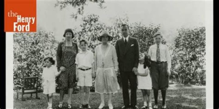 Poona Ford family, wife, children, parents, siblings