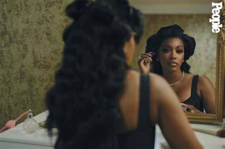 Porsha Williams in Bathing Suit Heats Up the Tropics — Celebwell