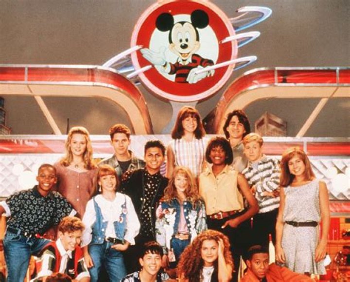¿Que enseña la casa de Mickey Mouse? – Celebrity