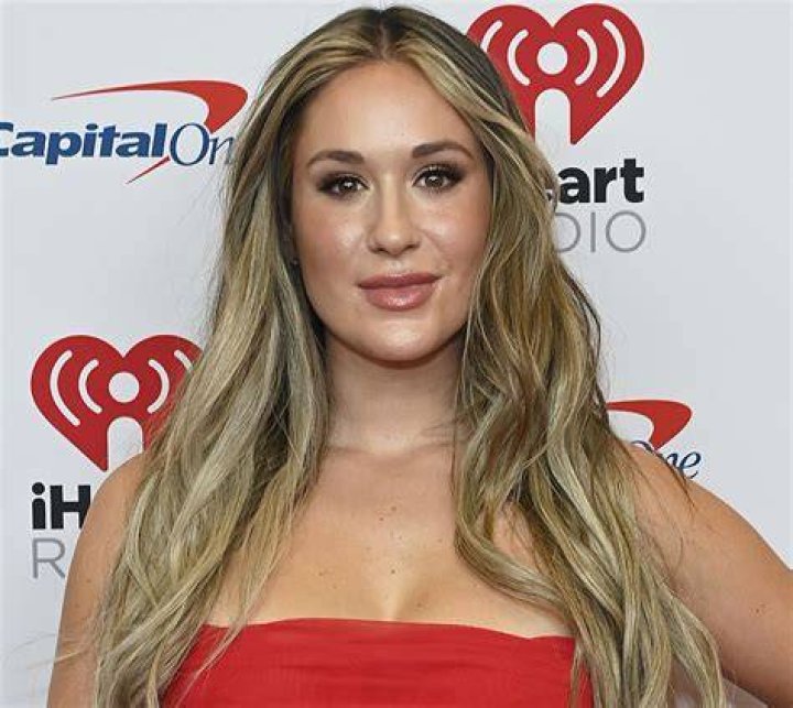 Rachel Recchia in Bathing Suit Says "Surprise I Moved to California" — Celebwell