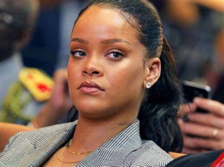 Rihanna Demands Justice For Breonna Taylor – Says Her Killers Are Just ‘At Home Watching Netflix’ More Than 100 Days After Her Death!