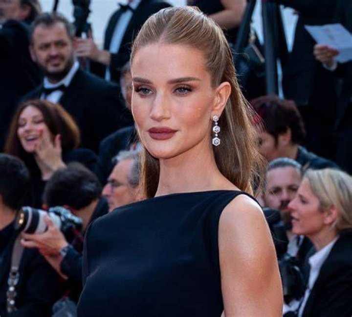 Rosie Huntington-Whiteley in Bathing Suit Shares "Collab" — Celebwell