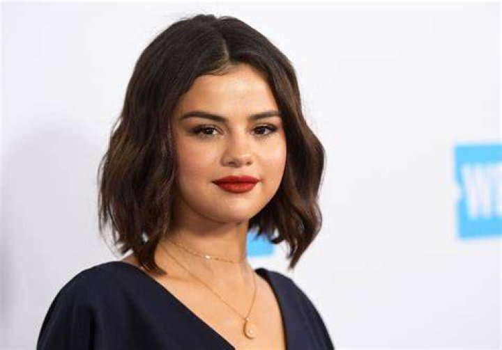 Selena Gomez Looks Confidant Wearing White In New Pics Amid Zac Efron Dating Rumors