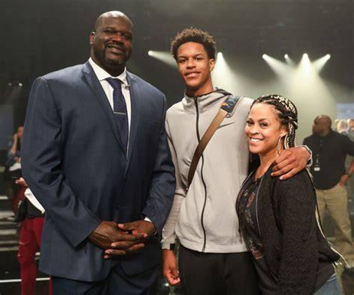Shaq Thompson family, wife, children, parents, siblings
